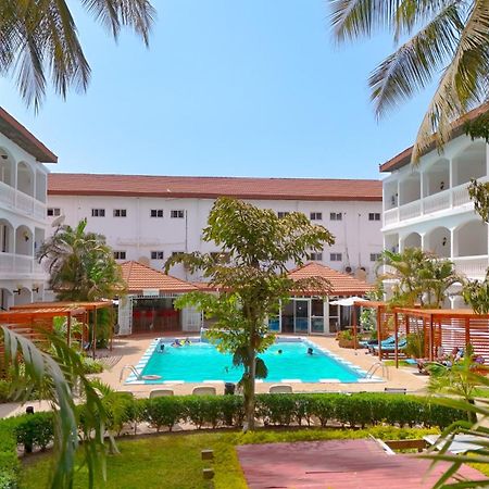 Sarges Hotel Serrekunda Esterno foto
