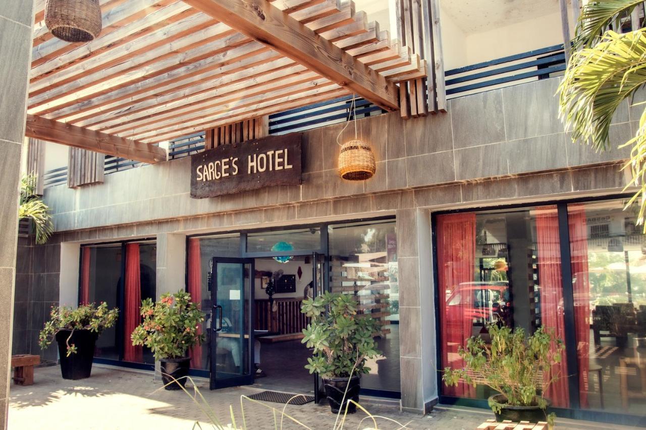 Sarges Hotel Serrekunda Esterno foto