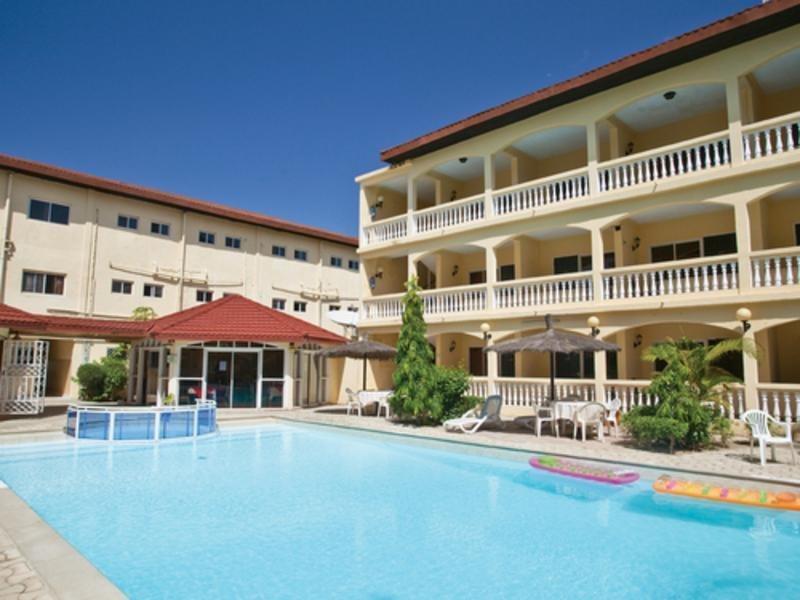 Sarges Hotel Serrekunda Esterno foto