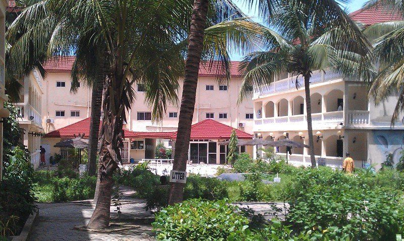 Sarges Hotel Serrekunda Esterno foto